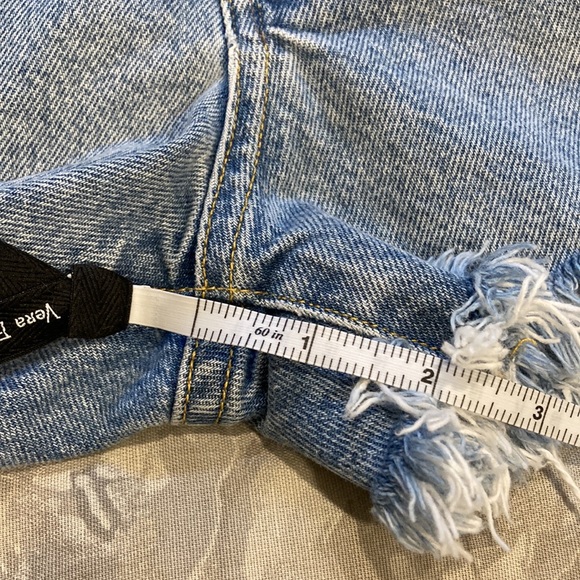 Like New Agolde Parker Shorts - Picture 13 of 16